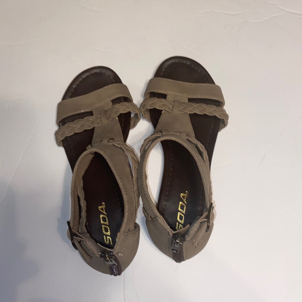 Soda sandals size 7.5